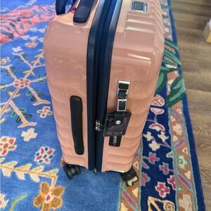 Tumi International Expandable
Carry-On